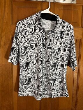 Tail Black White Geometric Athletic Shirt Size Medium Golf Tennis